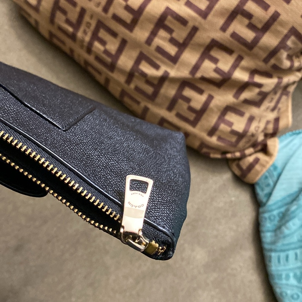 Coach wristlet - Picture 6 of 7